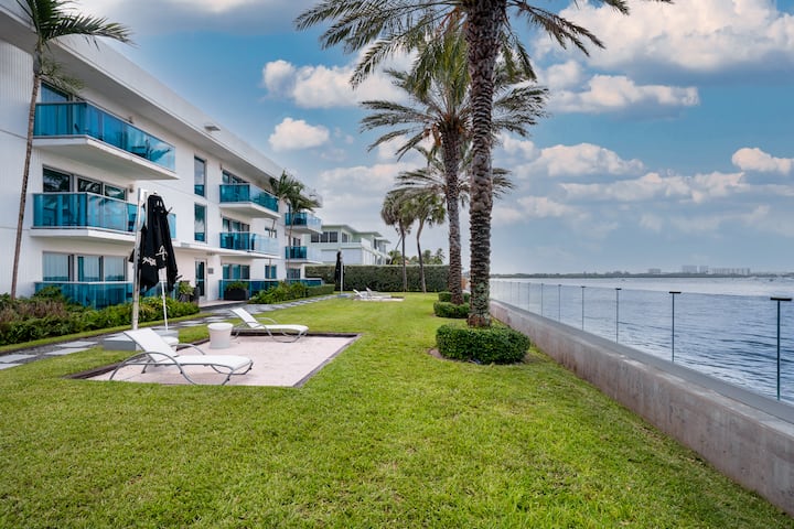 2Bedroom/2Bath (1800 SQFT) Beach Service - Apartments for Rent in