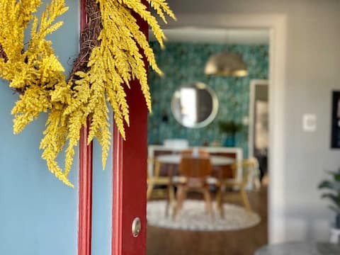 Our Cozy Bay View Bungalow Getaway