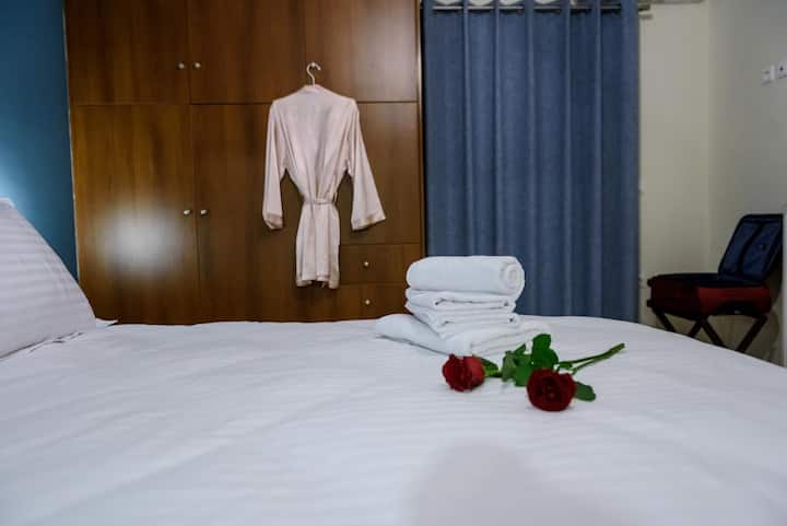 La Perla di Nafplio - hlavná spálňa s vlastnou kúpeľňou