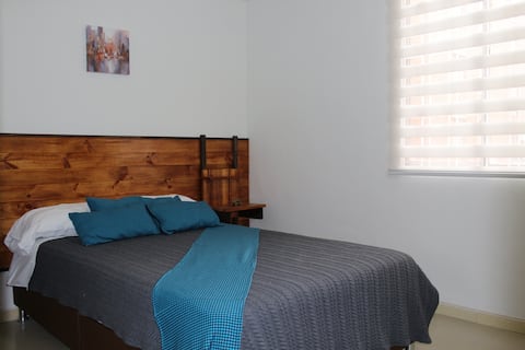 Top Airbnb: 101Tintal Comfortable Spacious Apartment, 1st floor in Kennedy