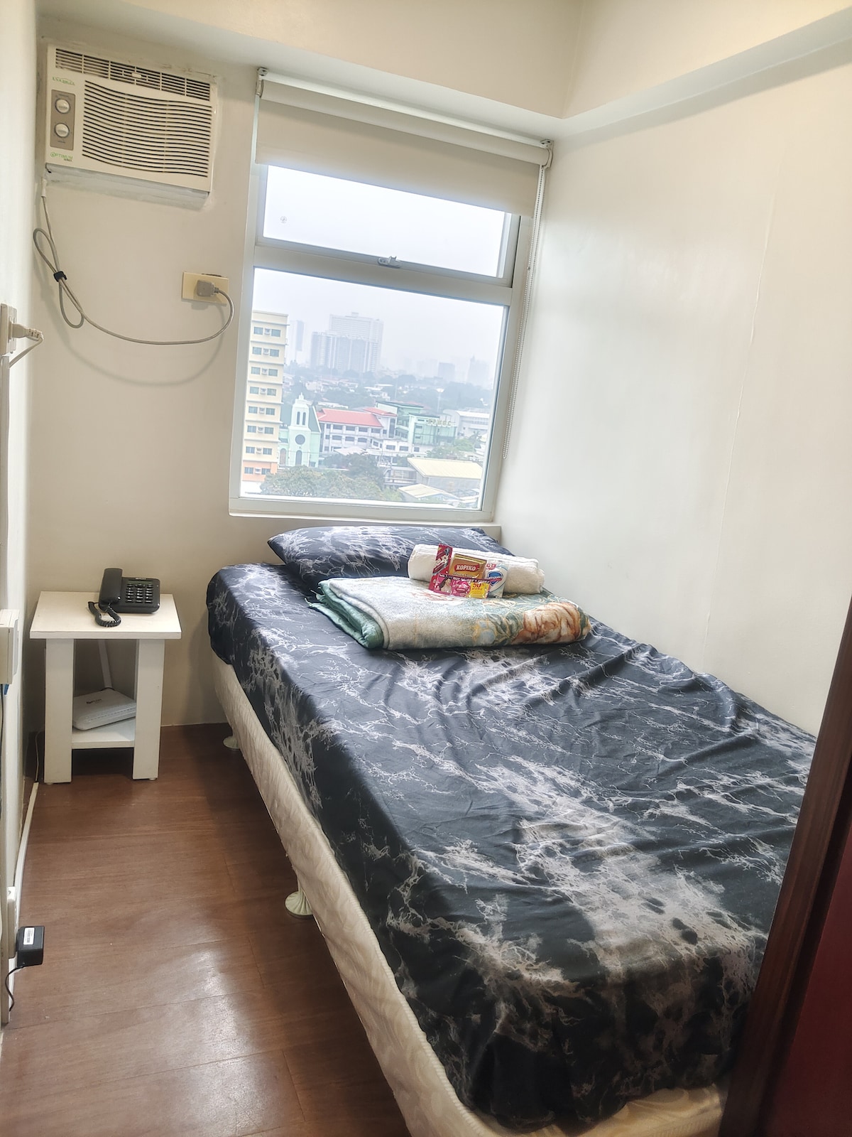 Spálňa 2 s dobrým vonkajším výhľadom ( PLDT Fiber WIFI a pevná linka)