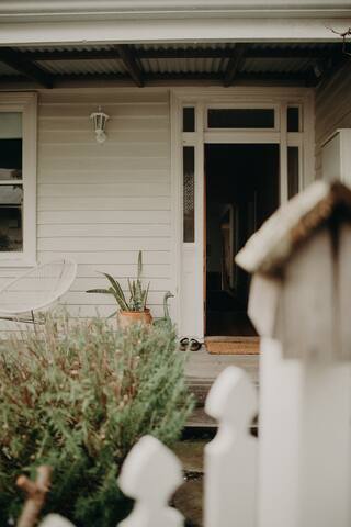 Samphire Collection Albany – The Allotment Cottage gallery image 4