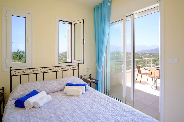 Bedroom 2  with balcony