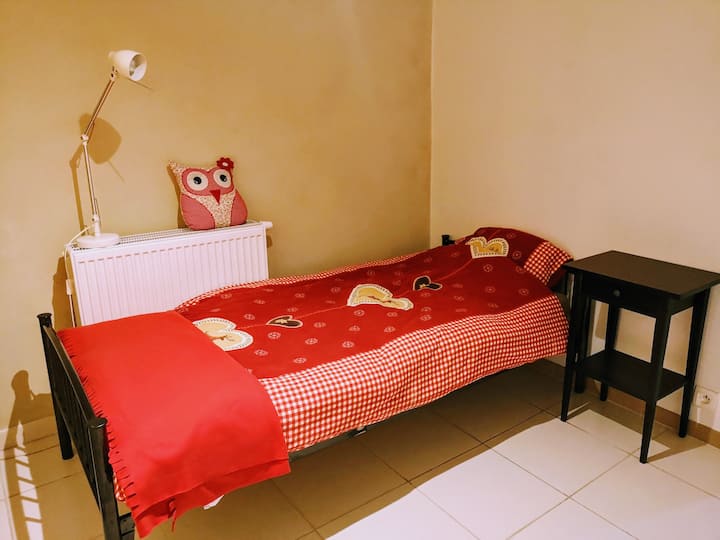 Chumba cha kulala cha pili na kitanda kimoja