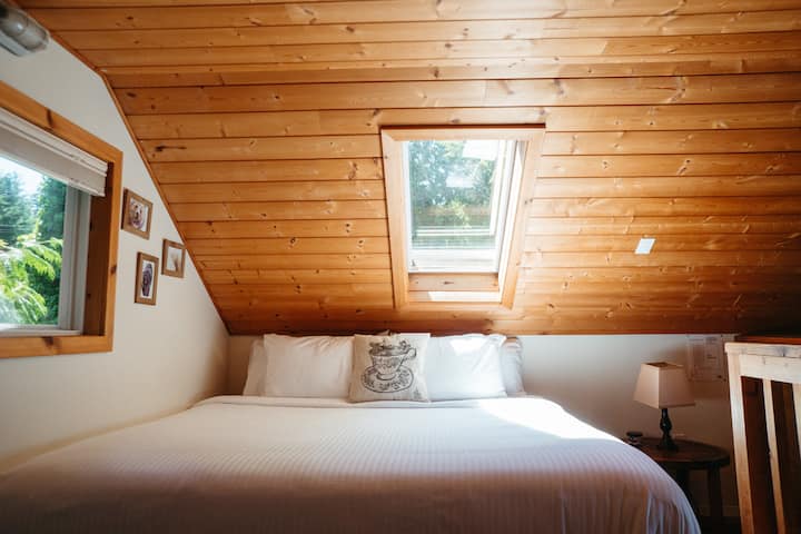 Skylights over the bed include black out blinds. 