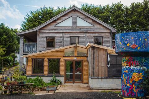 Holifield Retreat - Exclusive Hire - 20 Beds