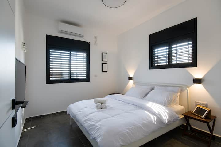 Bedroom #1 - En-suite 