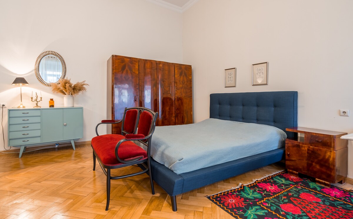 Queen size bed 200/160