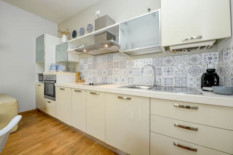 Successful Airbnb property: Old town terrace in Desenzano Del Garda
