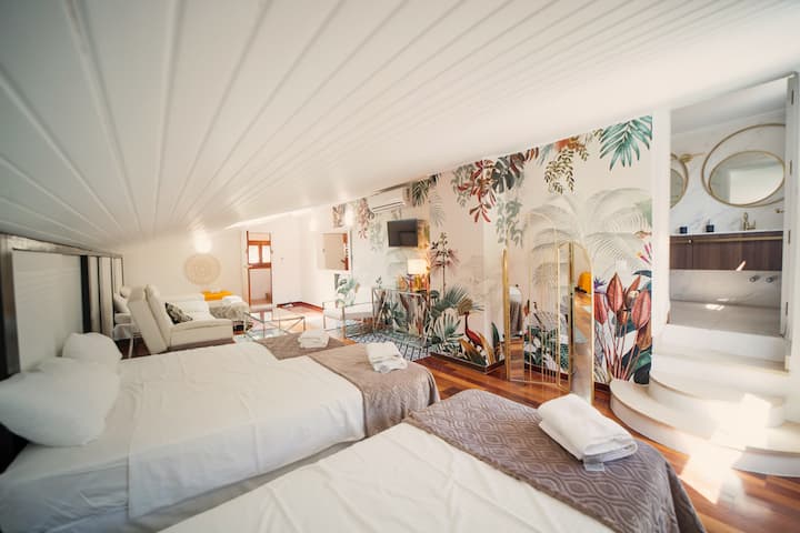 Velika spavaća soba 7 s 5 kreveta za jednu osobu Gatsby apartman