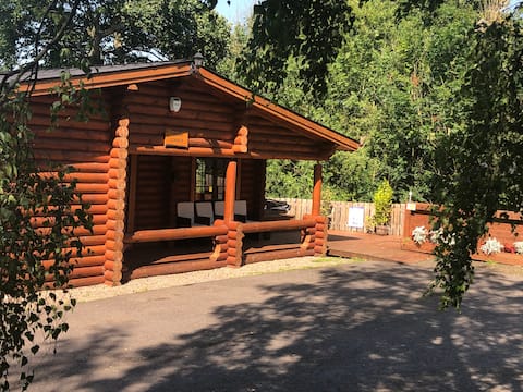 The Tweed Log Cabin with Hot Tub, Northumberland