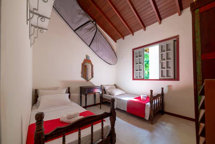 Აპარტამენტი 02, კონდიციონერის გარეშე. ჭერის ვენტილატორი.