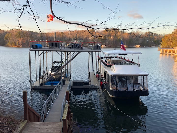 Mt Plattmore Houseboat on Lake Lanier Houseboats for Rent in Oakwood