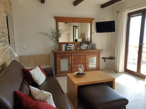 Top Airbnb: Fantastic vacation home on the west side of Lake Garda in Tremosine Sul Garda