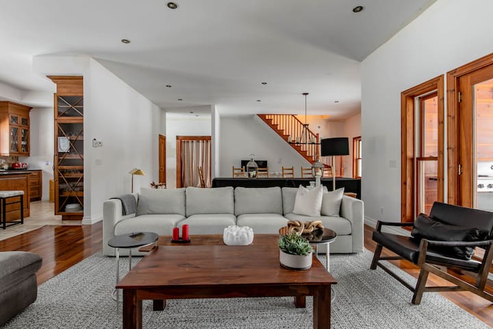 Grand Chalet Bord De Lac, 15 Min De St Sauveur - Laurentides