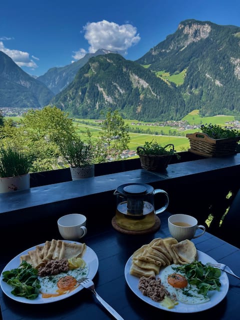 Alpine cottage with exceptional view