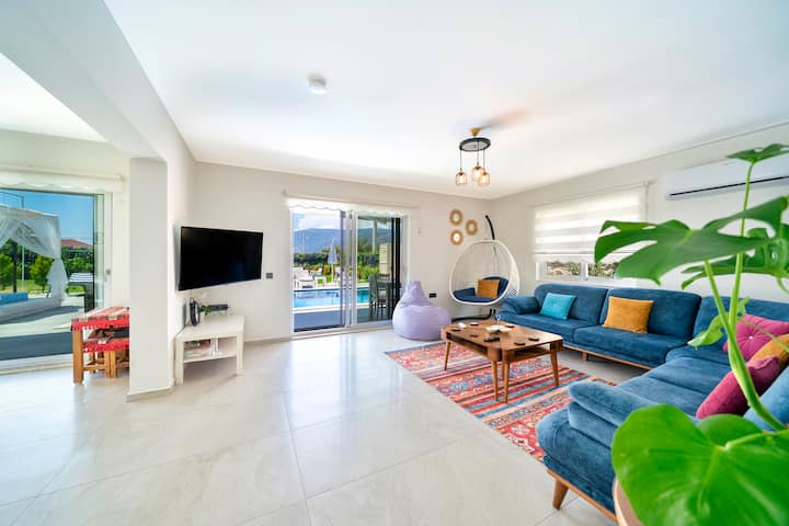 Isıtmalı Havuzlu Villa - Kaş