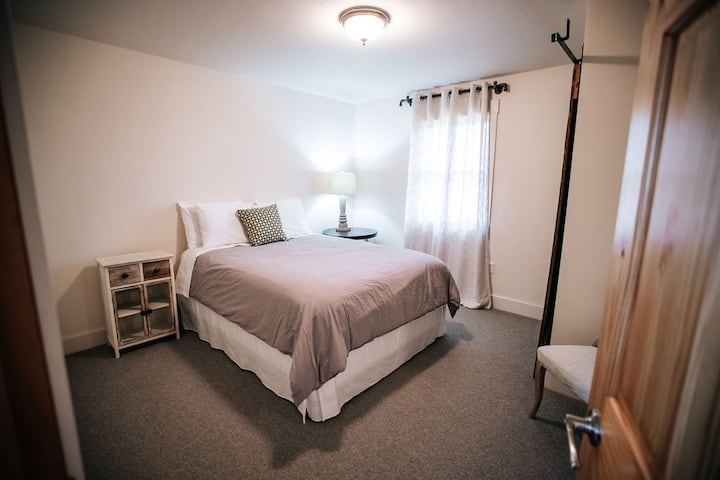 Soba s pogledom na šumu