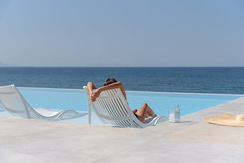Hermes Grand Luxury SeaFront Villa & Spa, Tennis