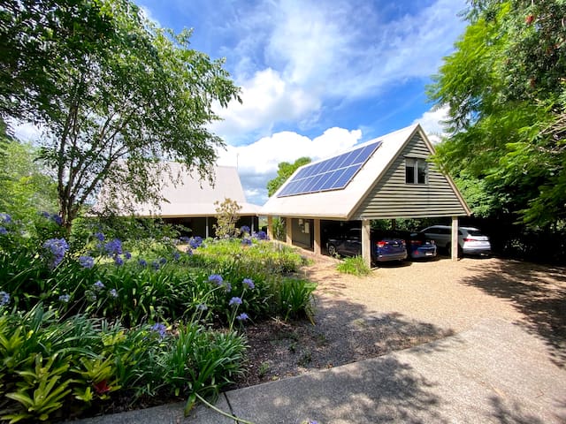 French Cottage & Loft … Escape to the Country