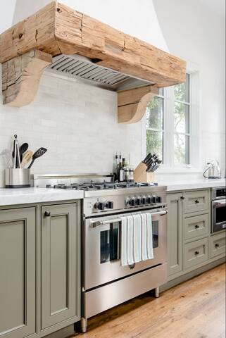 Exquisite luxury executive 2-suite cottage gallery image 4