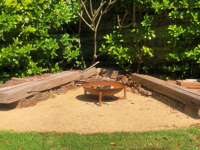 Freshwater Beach House – Pool, walk to beach gallery image 4