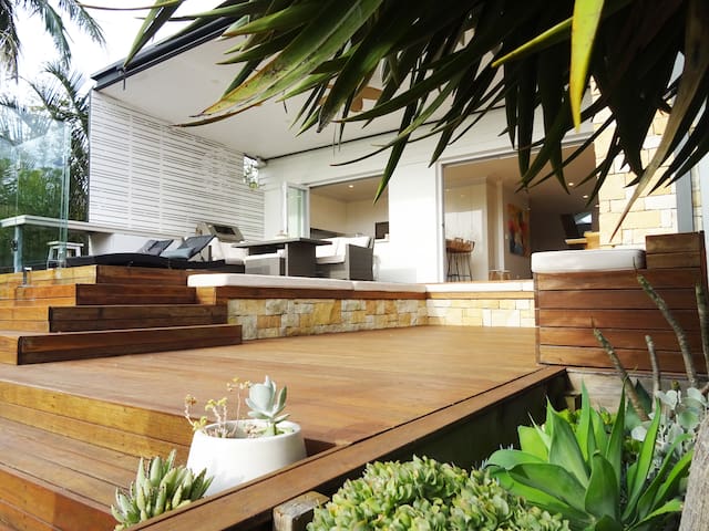 Freshwater Beach House – Pool, walk to beach