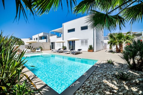 Casa Blanca Villa Exclusive with Private Pool