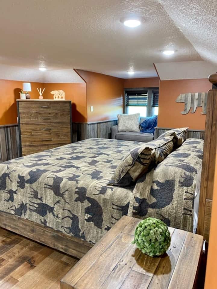 Upstairs Master Suite