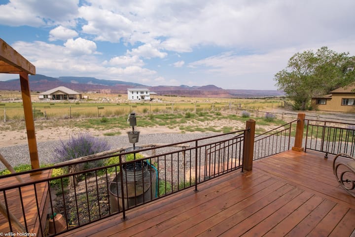 Side Deck with views of thousand lake mountain.