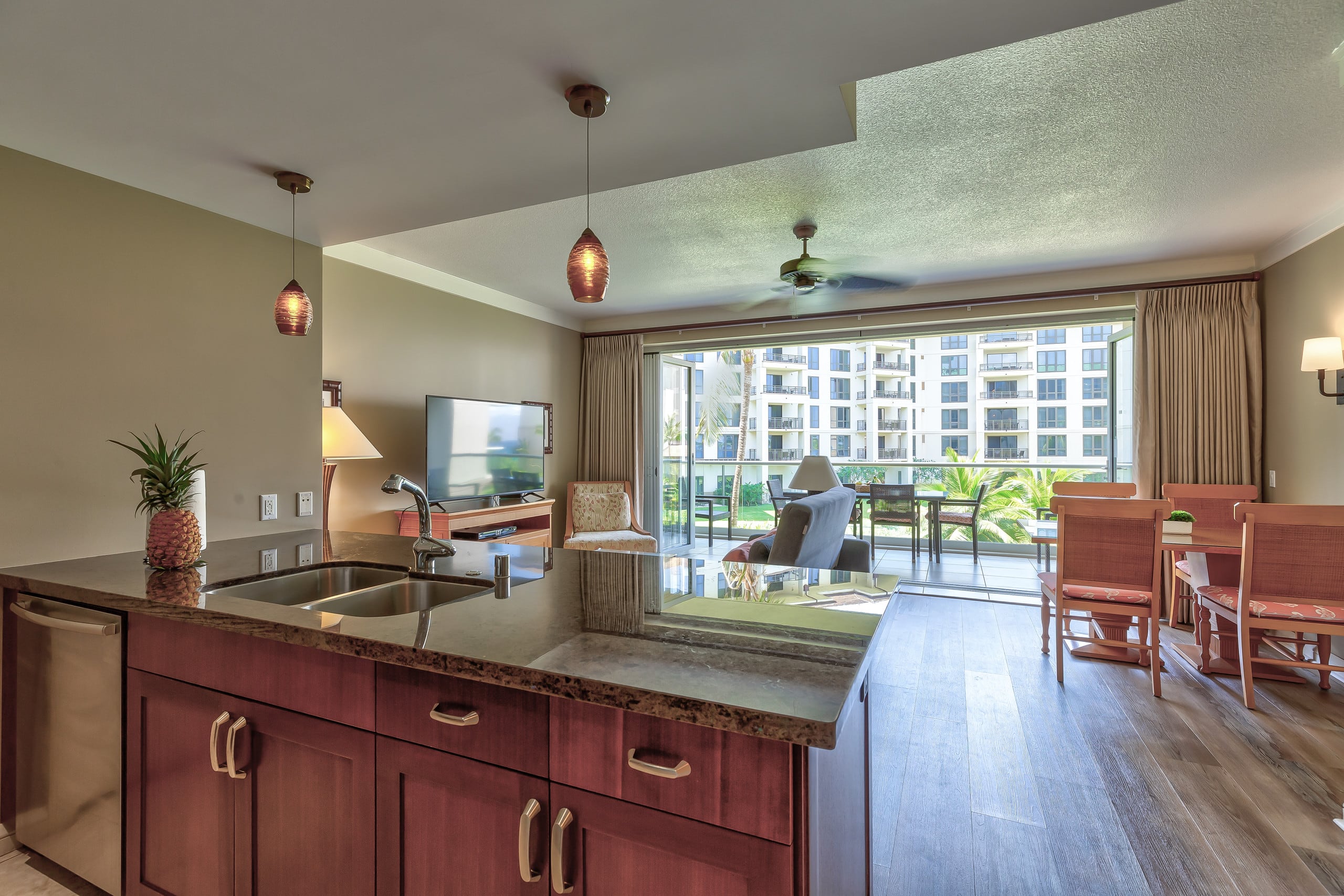Condo in Lahaina · ★4.75 · 3 bedrooms · 5 beds · 3 baths - Image 10