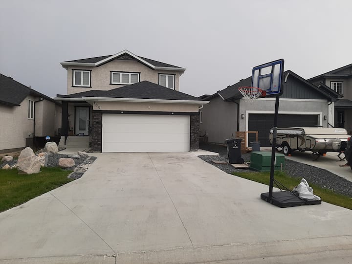 Luxury! Home Away From Home With Separate Entrance - Manitoba