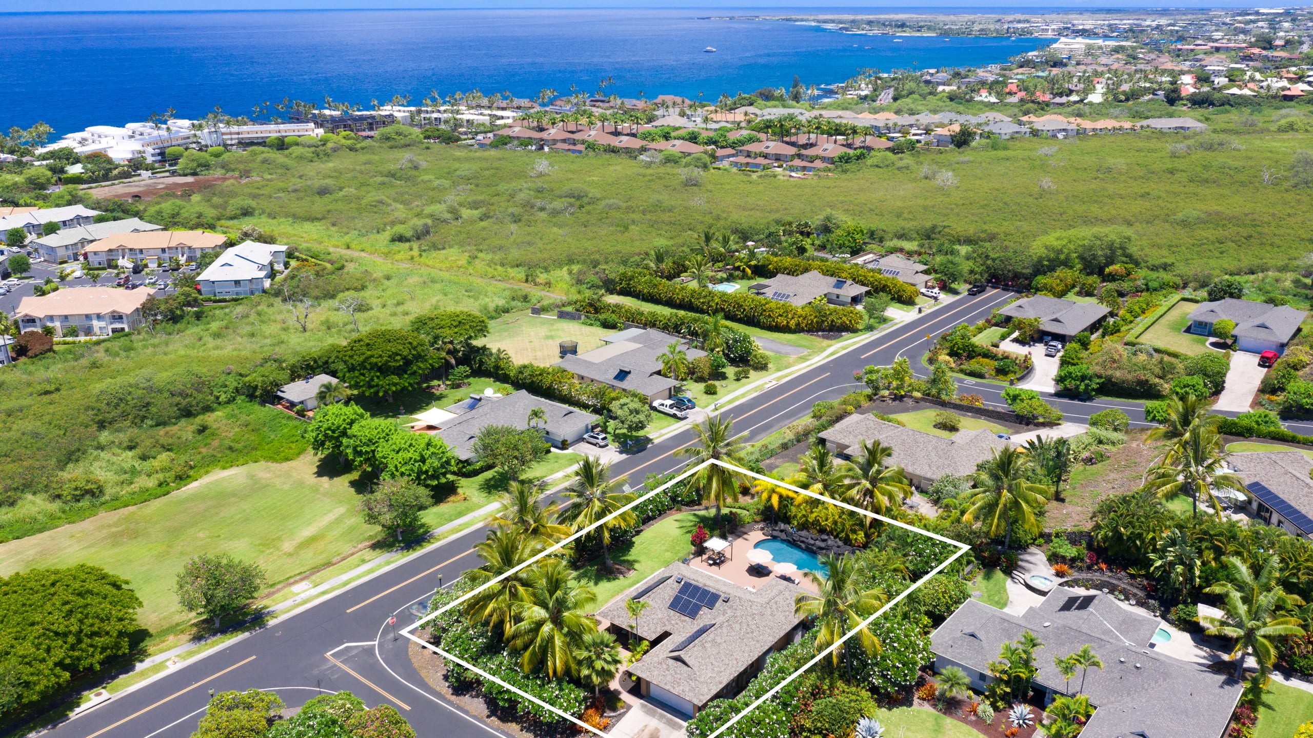 Home in Kailua-Kona · ★4.99 · 3 bedrooms · 4 beds · 2 baths - Image 30