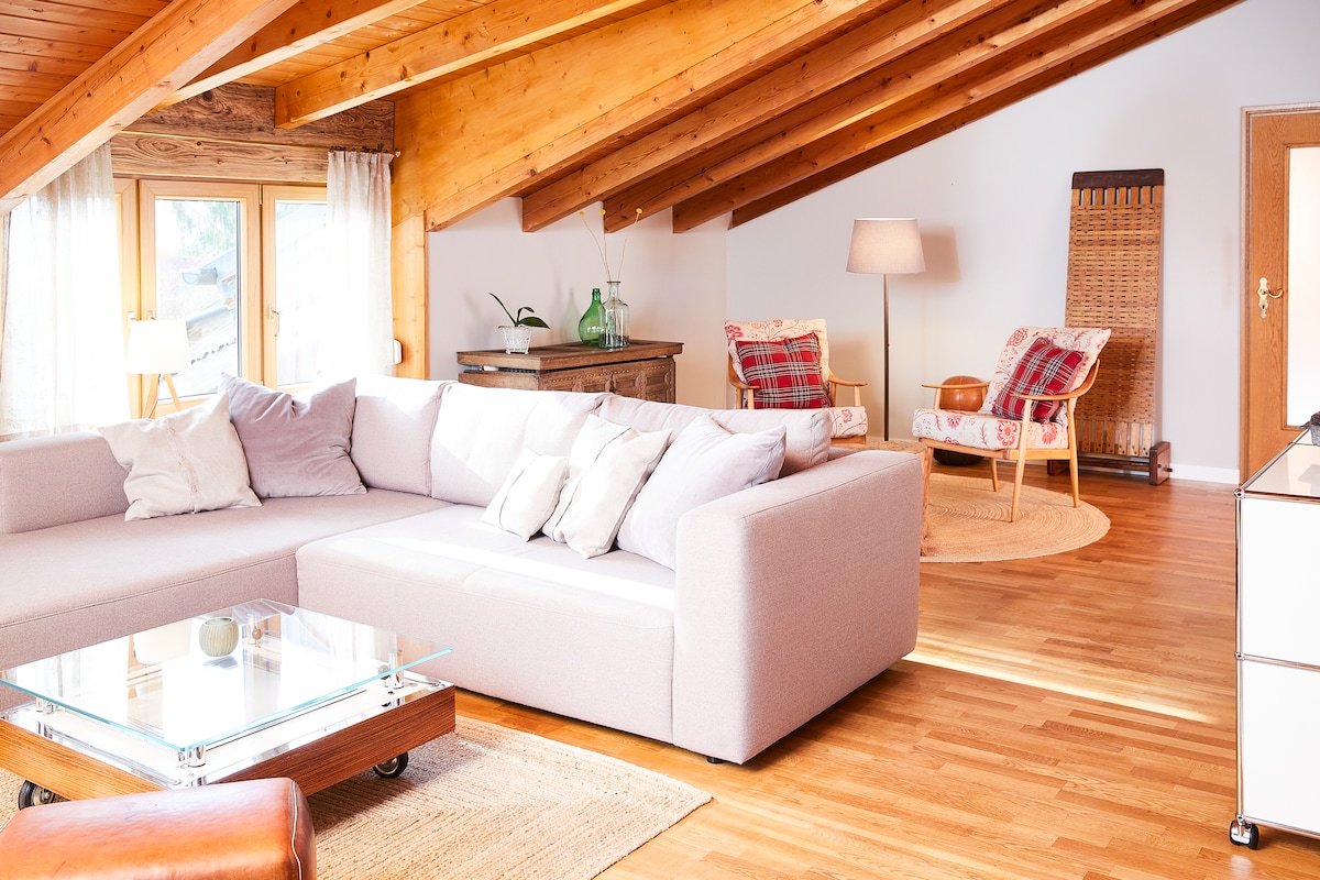 Top Airbnb: Cosy loft for 2 persons at Chiemsee Lake a Übersee