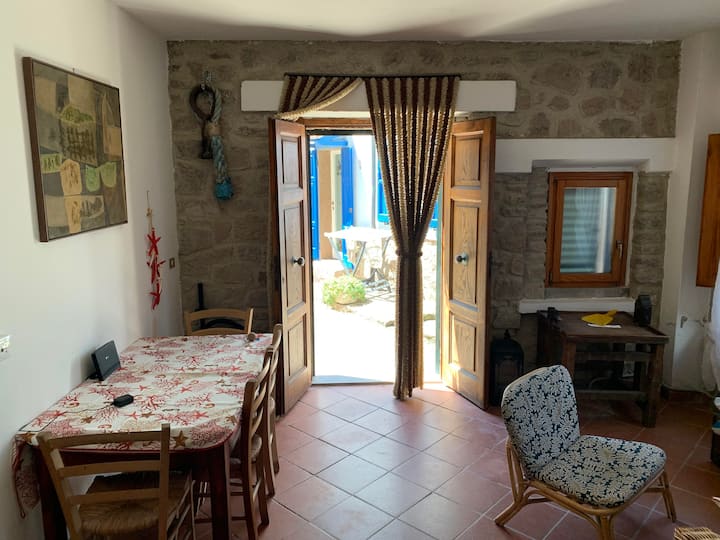 Private Ground Floor Apartment - Capraia Isola