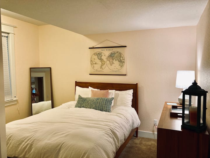 Treća spavaća soba s bračnim krevetom.