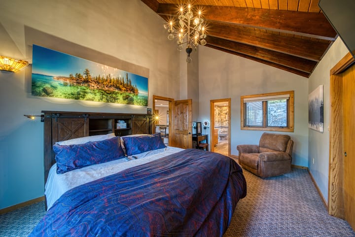 Druhý hlavný apartmán s manželskou posteľou číslo postele . . . 