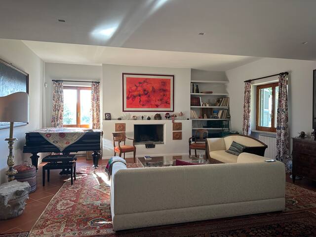 A green gate to Rome gallery image 3