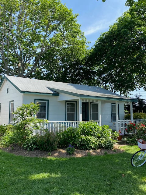 Popular Airbnb listing: Beach Cottage 2 | New Suffolk | North Fork in Long Island