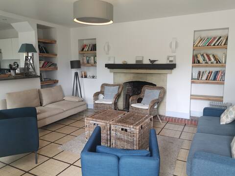 A 13-person gîte, Touraine castle outbuildings