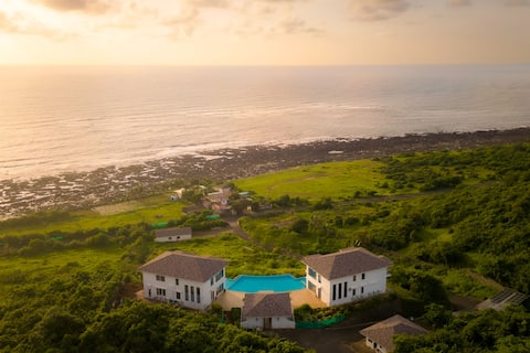 StayVista @ Casa Bella w/sea view - infinity pool