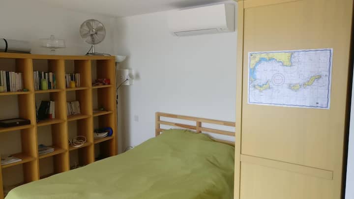 สตูดิโออูเอสต์: ลิตร 140 + ปีน