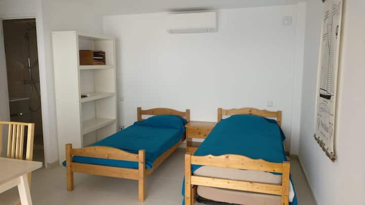 สตูดิโอ Est: 2 lits 90 + 1 gigogne 90 + ปีน 