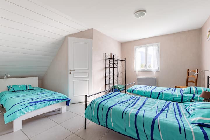 3 عزاب (الطابق العلوي)