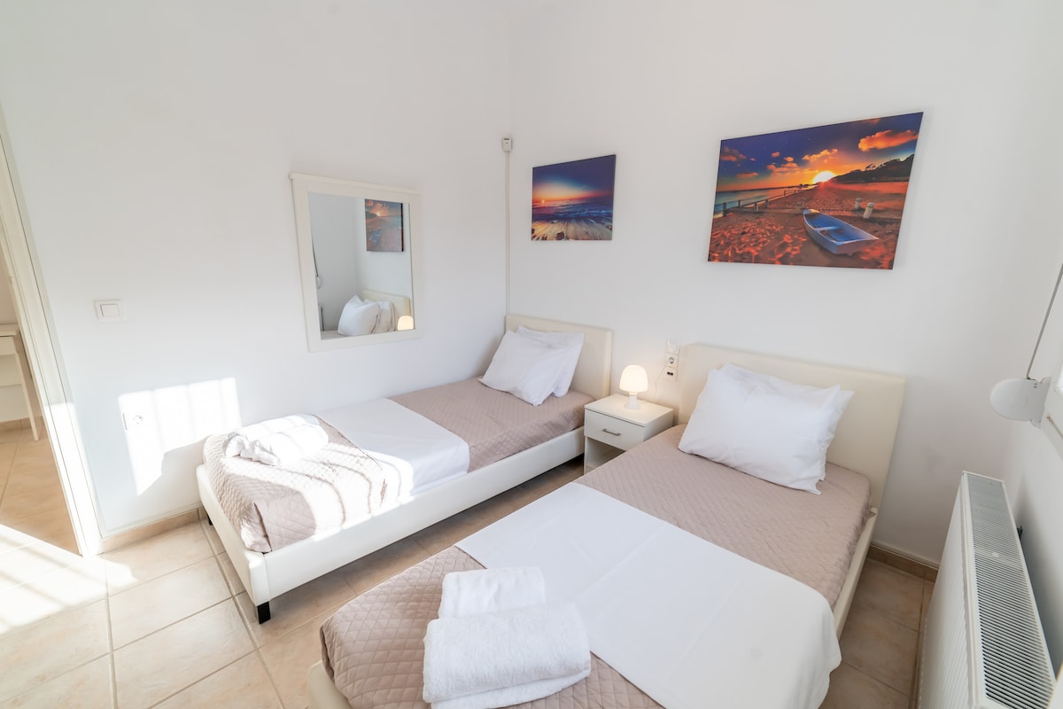 חדר עם שתי מיטות יחיד