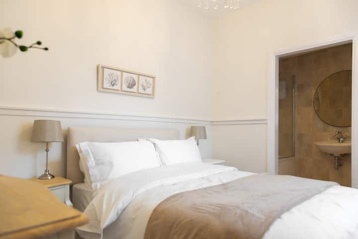 Vlastná spálňa na prízemí
