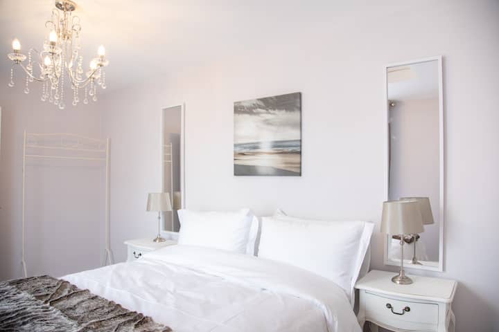 Ďalšia z našich spální s manželskou posteľou