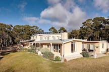 Cooma House * rental in Lady Barron