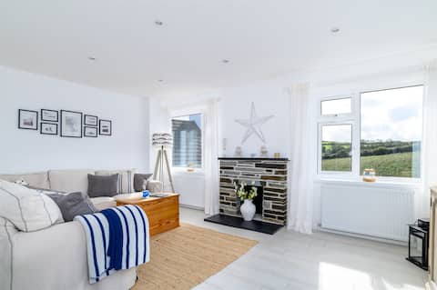 Top performing Airbnb: ‘Hideaway’ countryside views and walk to Padstow in Padstow
