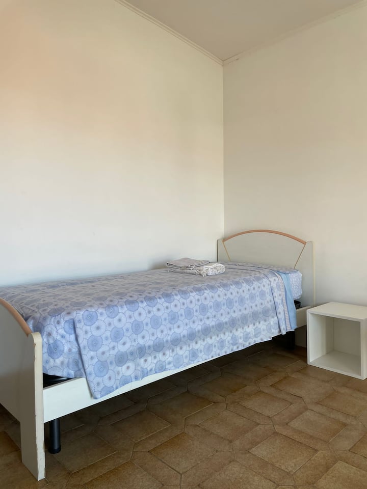 Спална соба бр. 1 (единечен кревет)